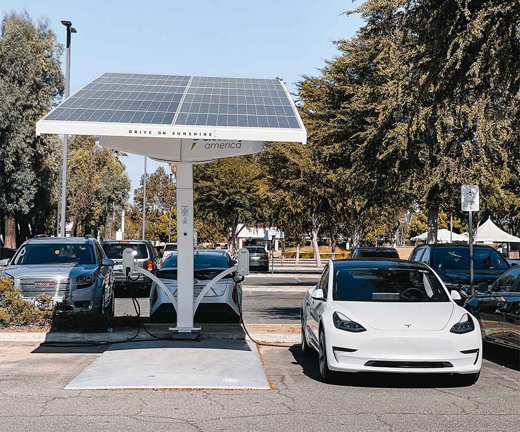 🌞 Solar Cars Are Coming — Faster Than You Think